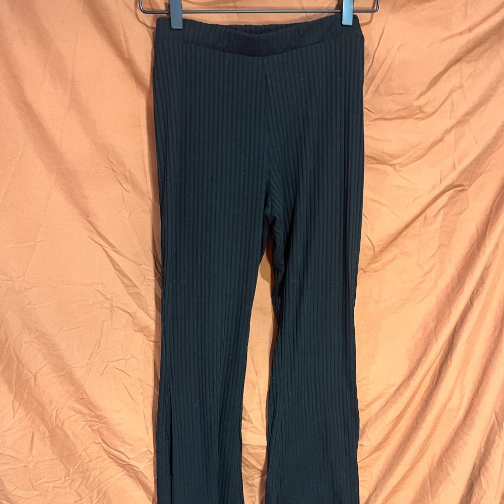 Full Tilt Mid-Rise Ribbed Flare Pant